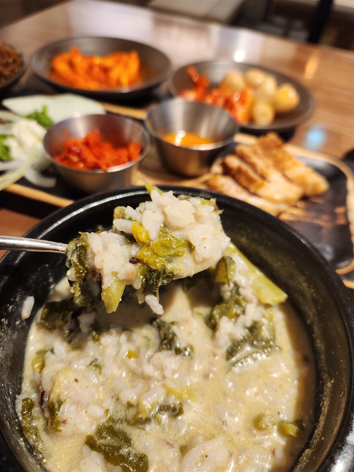 순남시래기 명동店的蘿蔔乾葉湯配白飯