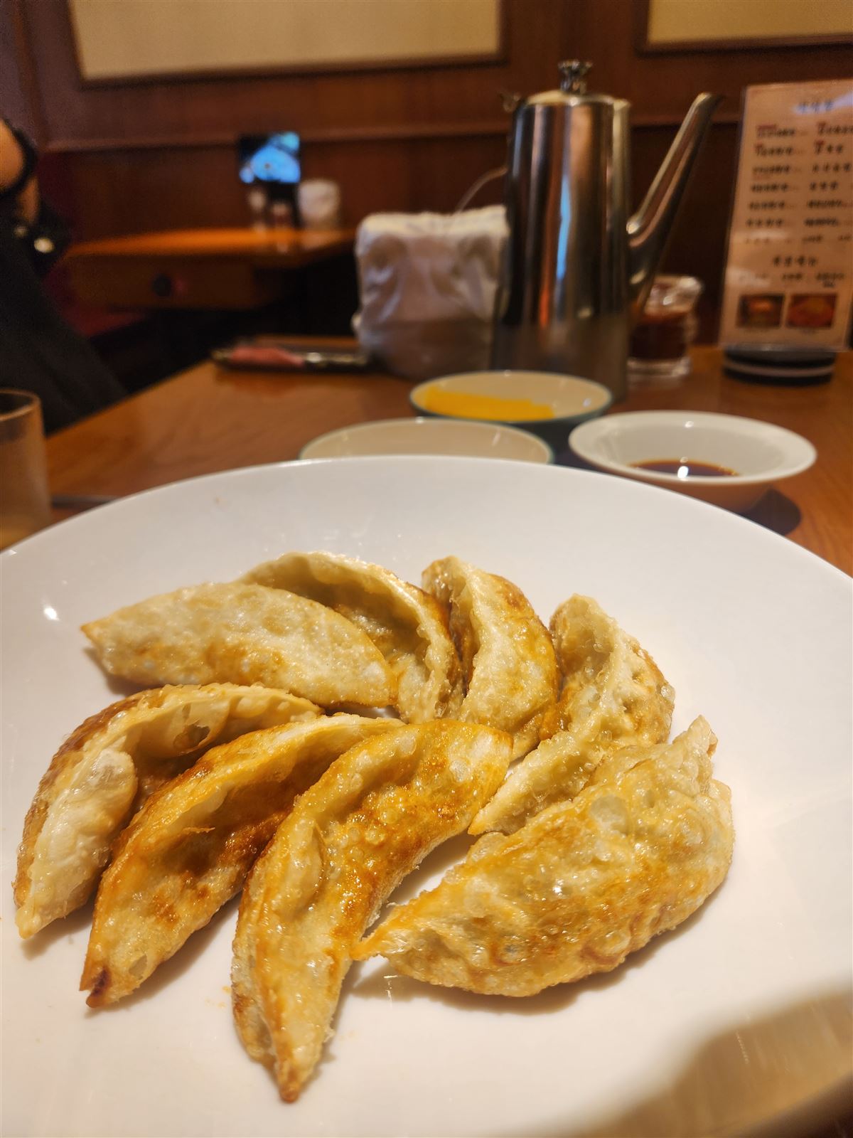 จานเกี๊ยวทอดกรอบ (กุนมันดู) ที่ร้าน Taeyang ย่านซิตี้ฮอลล์ กรุงโซล